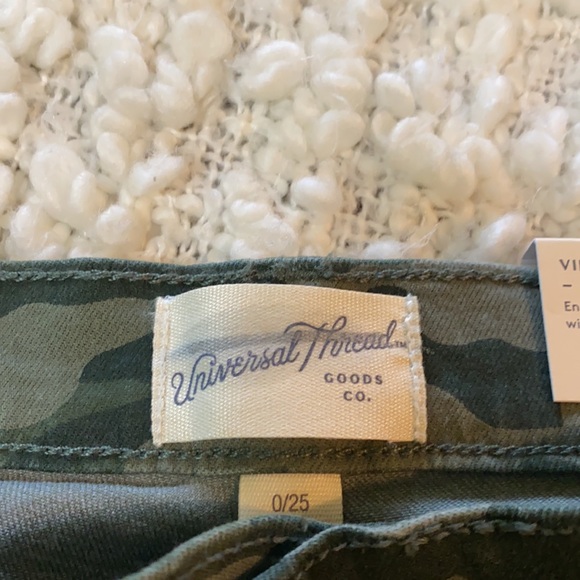 NWT Universal Thread High Rise Slim Straight Camo Jeans Sz 0/25 - Picture 8 of 8